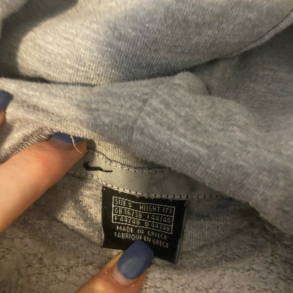 Grey Nike sweater - Picture 3 of 3